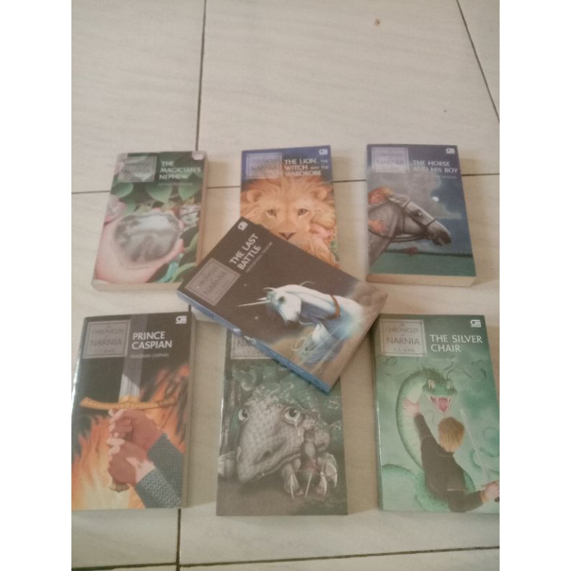 novel preloved narnia