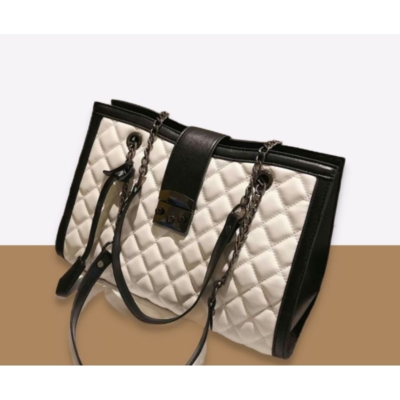 BIG SALE  TAS BAHU WANITA KOREA MOTIF JAHIT-JAHIT EMBOS TALI RANTAI TUTUP SABUK BESI BAHAN SINTETIS 