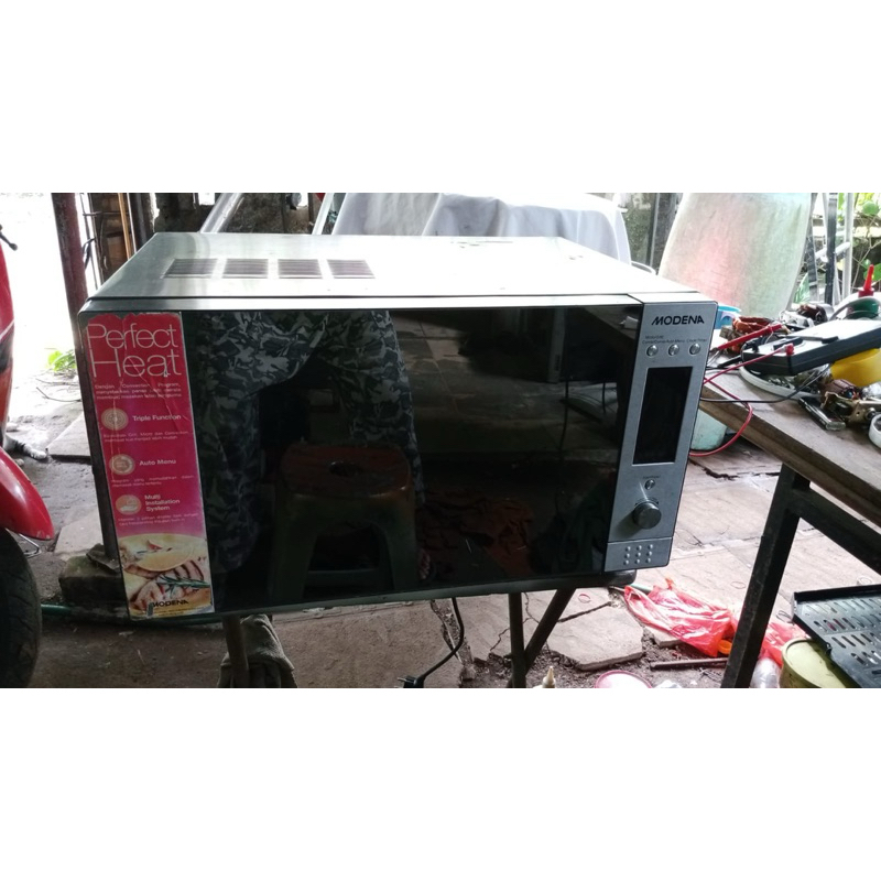 Microwave Oven Modena MV3002 - 31 Liter dengan Konveksi