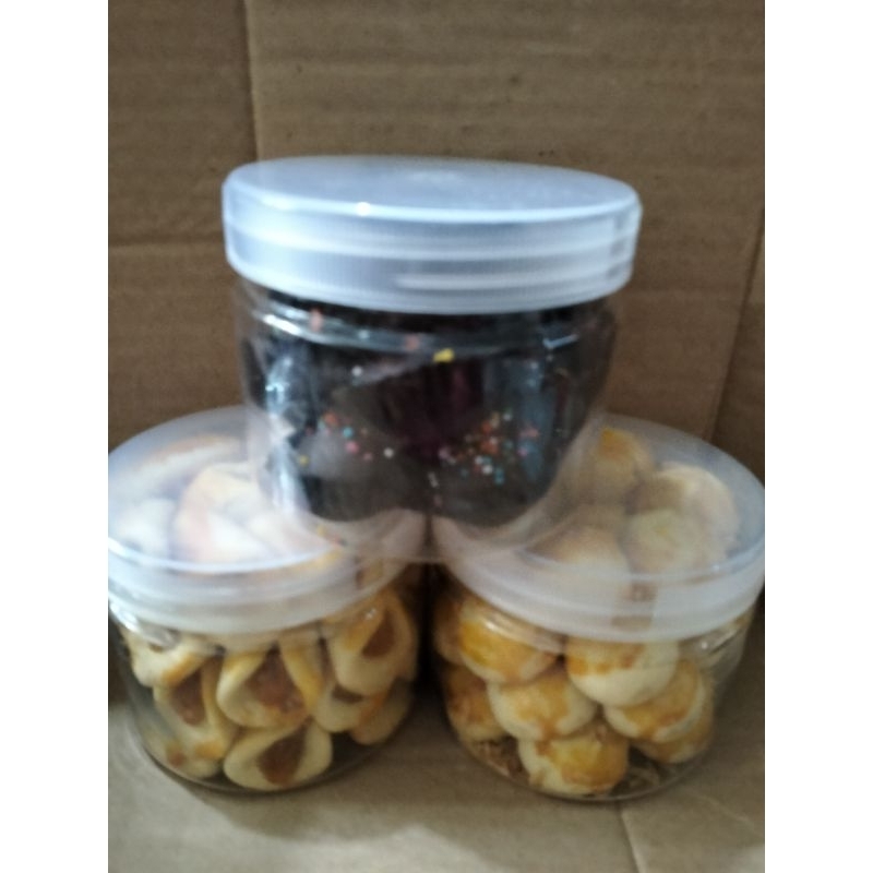 

Paket Kue isi 3 Toples ukuran @400mill di krm maksimal 2hari setelah co