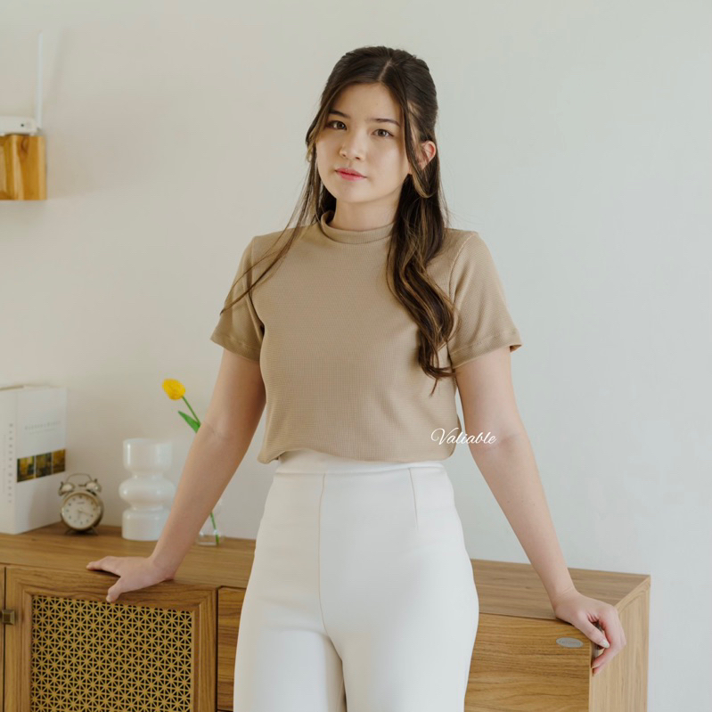 Leya Basic Crop Lengan Pendek Knit Waffle Tshirt