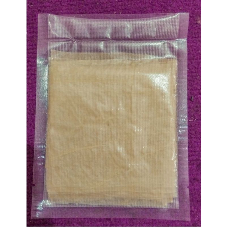 

Kulit kembang tahu loss Repack panjang 80cm x Lebar 51cm 1 Lembar