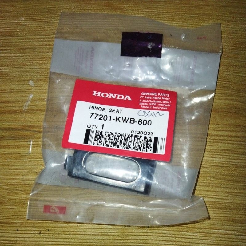 Engsel Jok (Hinge Seat) - Blade 77201KWB600