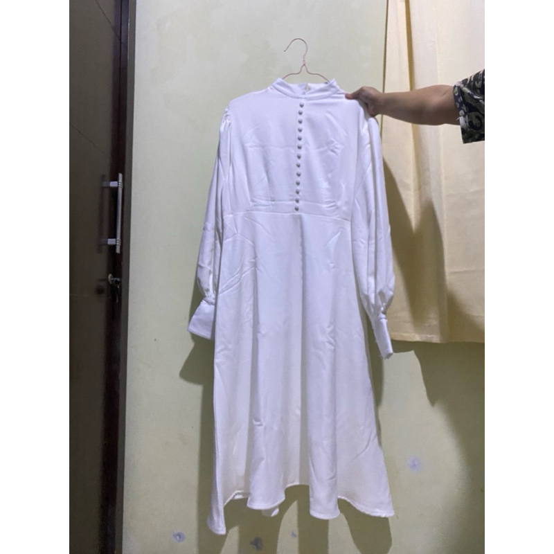 Midi Dress White XL Isyana Sarasvati x Thenblank