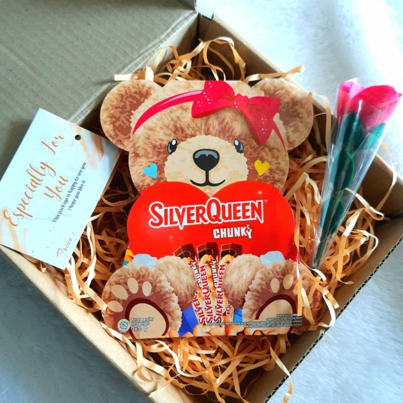 

Promo 7.7 Hampers Chocolate Lebaran Hari Raya Idul Fitri Silverqueen Beruang Kado Wisuda Hadiah