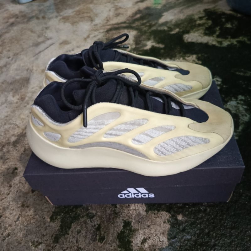Adidas Yeezy 700 V3 Original