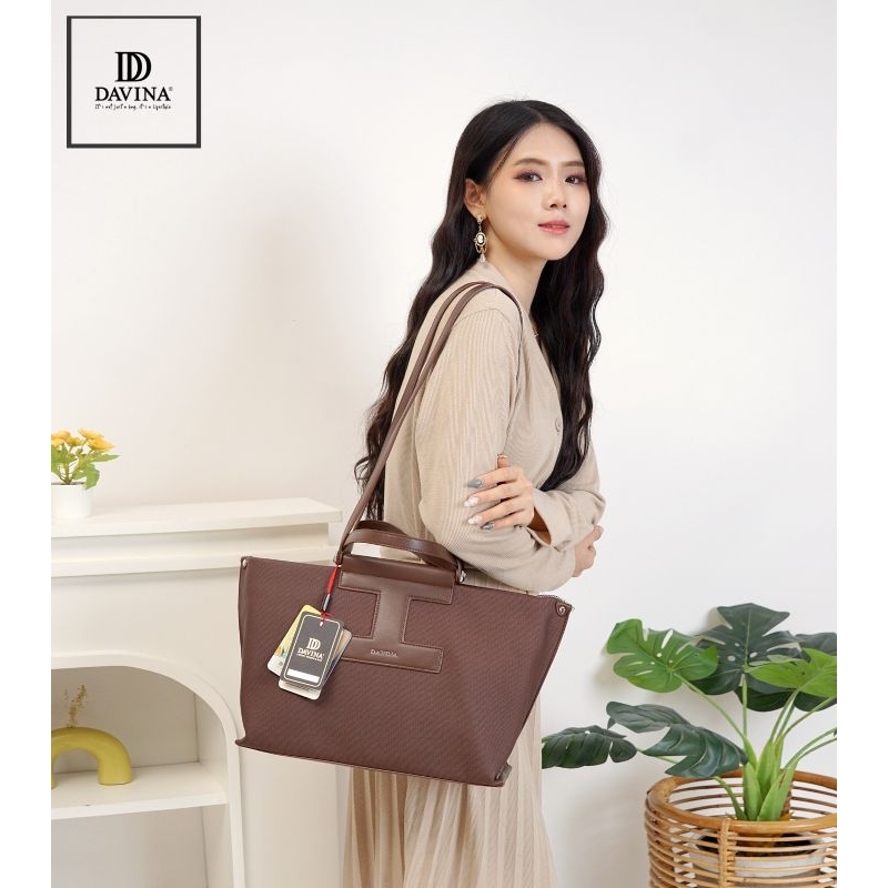 Davina 1353 tas wanita berbahan Kanvas PU Leather yg ringan