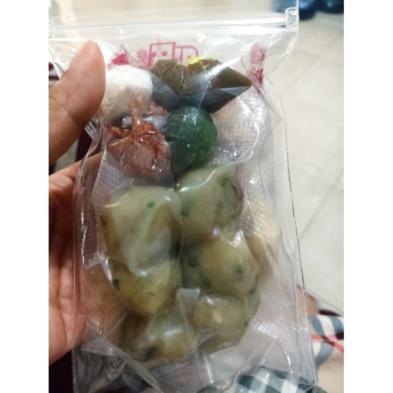 

Cirawang Komplit Plus Aneka Cuanki dan sukro kuah khas maleer
