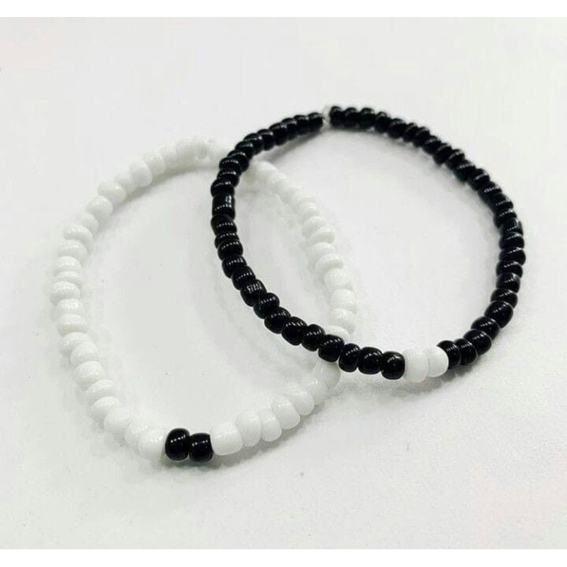 gelang couple hitam putih