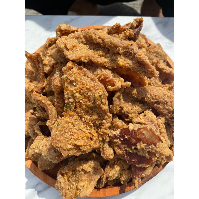 

kulit crispy / kripik kulit / kripik kulit ayam kg / kulit ayam crispy kg / kripik kulit ayam kg / kulit ayam crispy gram berat 80gram