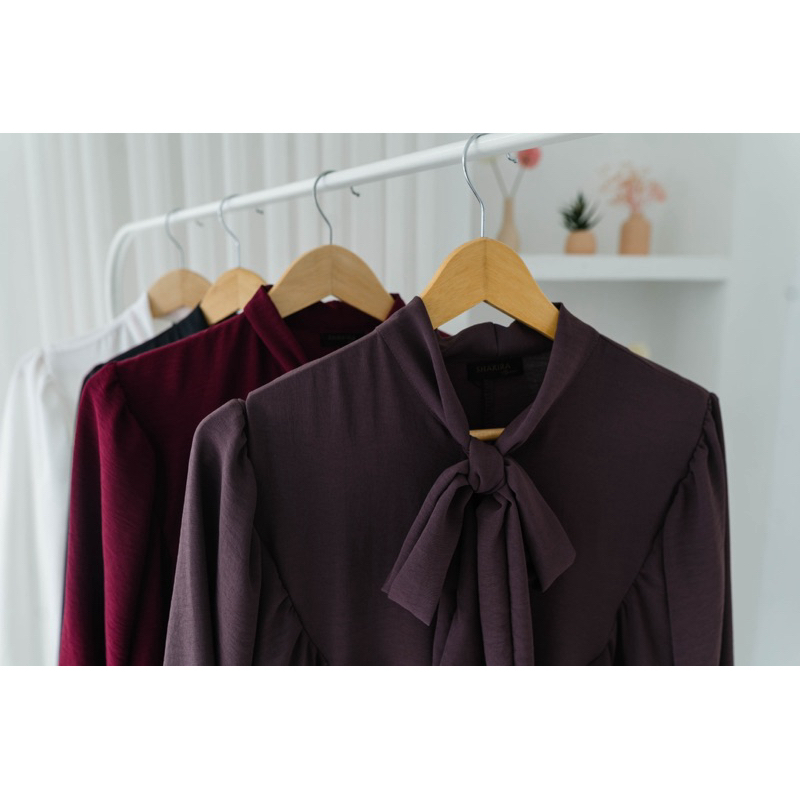 Lubna abaya only
