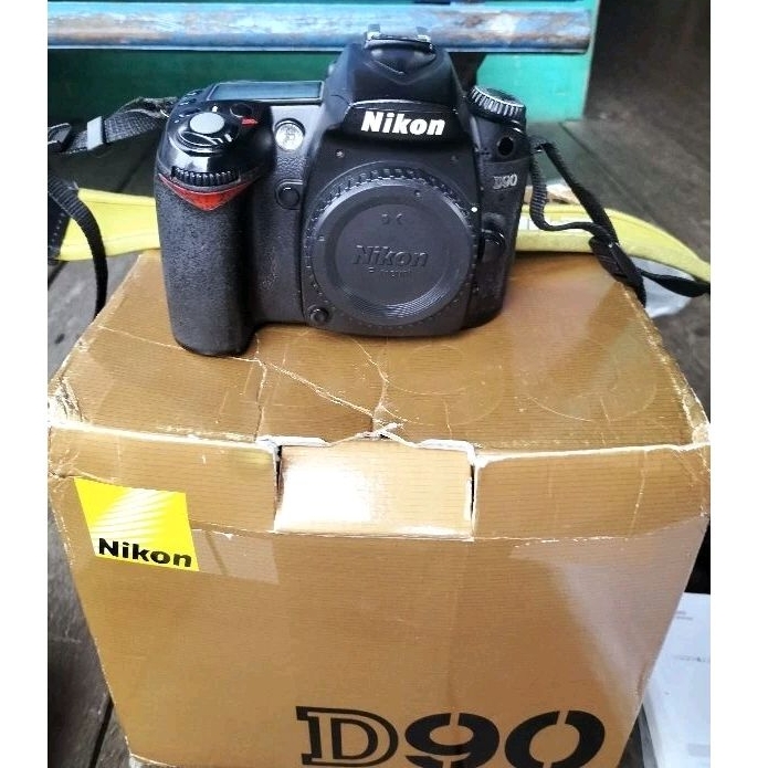 CAMERA DSLR NIKON D90