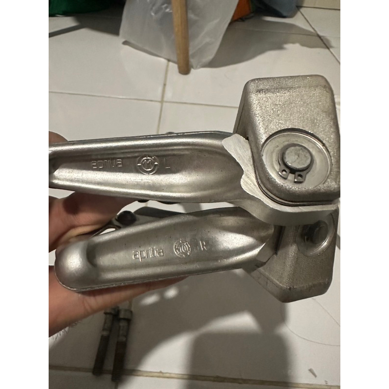 Jalu Footstep penumpang Aprilia RSV4 ‘09-12 original left right