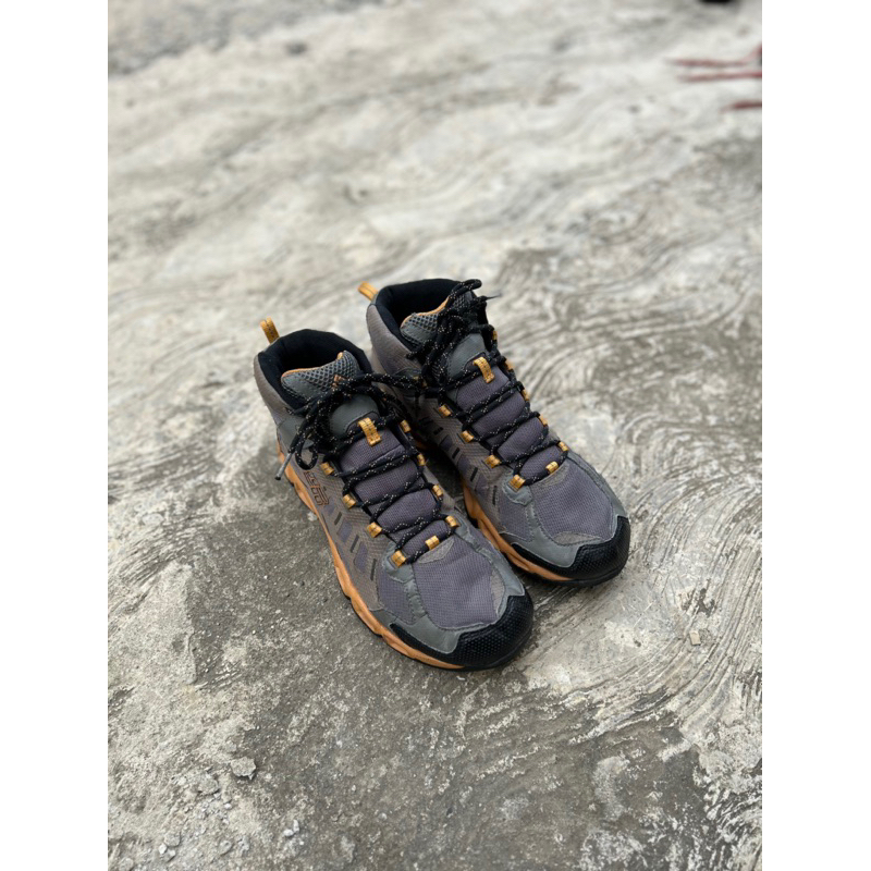Sepatu gunung second original columbia