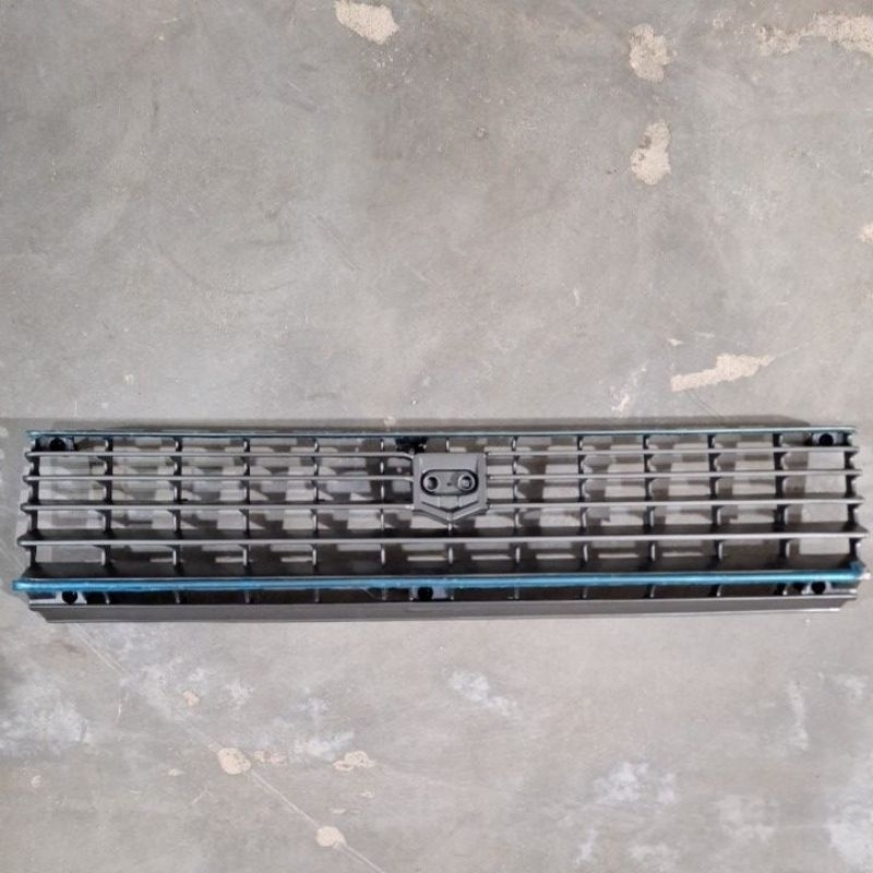 Grill toyota Corona Mark II th 81