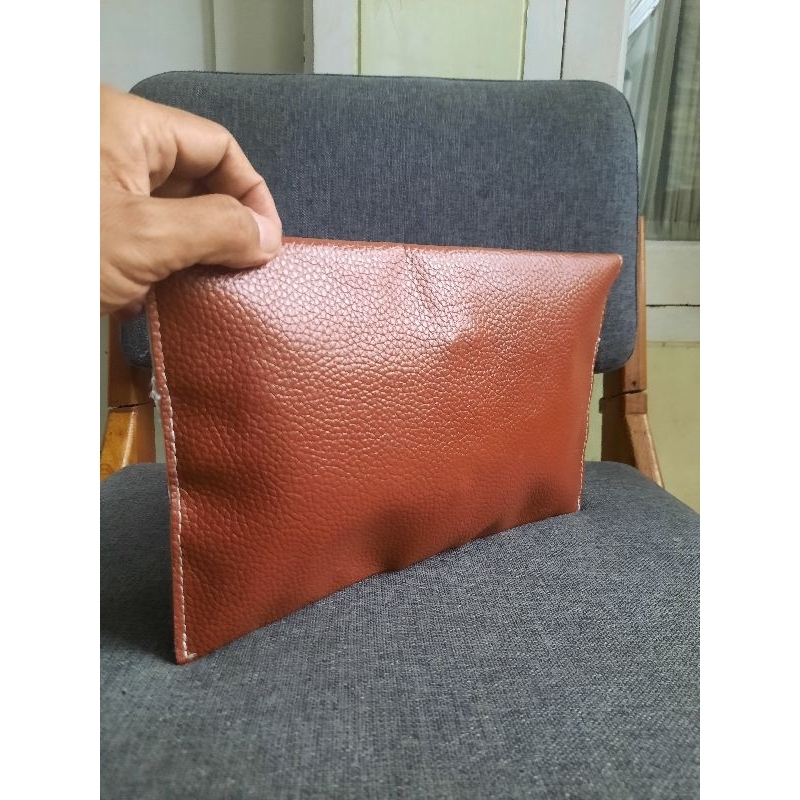 Cluth/Handbag Kulit Cokelat NOBRAND - TAS PRELOVED BRANDED ORIGINAL