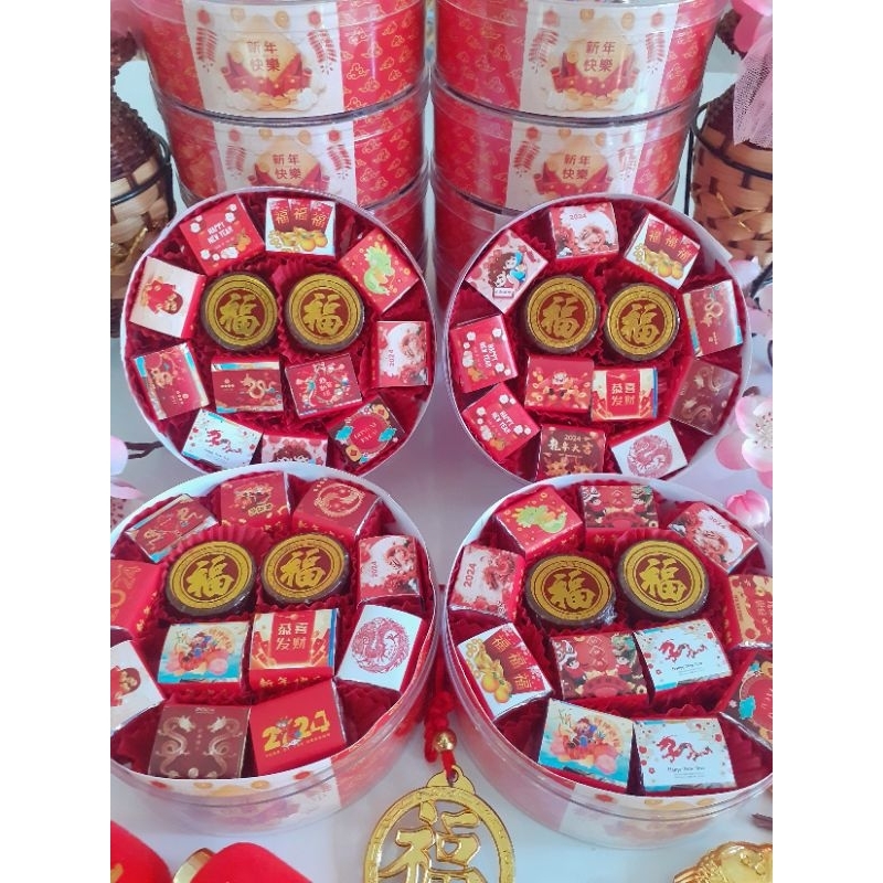 

Coklat Dadu tema Imlek Shio Naga Kemasan Toples