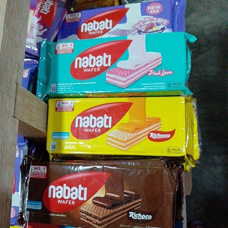 

Nabati Wafer 110gr Coklat Richeese pink Lava Goguma Korea