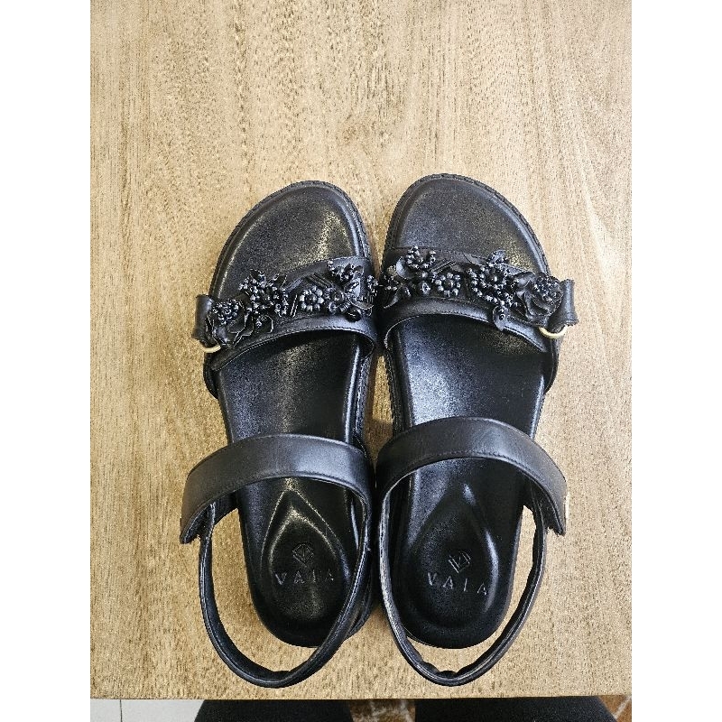 Preloved Vaia Raisel Size 40