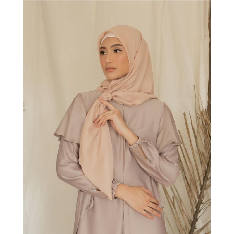 PL PRELOVED HIJAB SEGI EMPAT CENDANI VOILE Color NUDE by Wearing Klamby WK