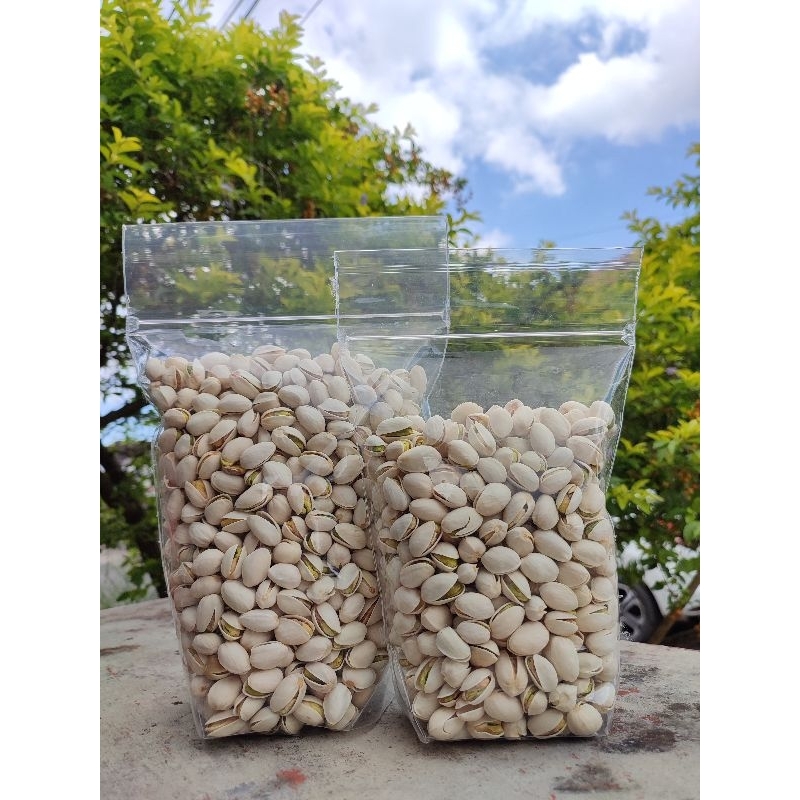 

Kacang Pistachio Kemasan 1 KG dan 500 GR