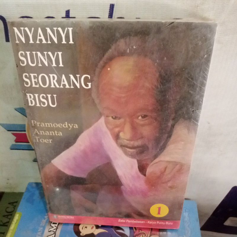 NOVEL NYANYI SUNYI SEORANG BISU jilid 1