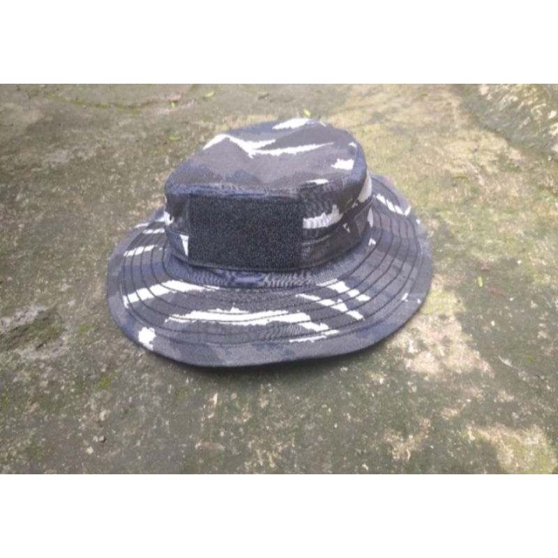 Topi rimba / topi gunung / topi lingkar besi loreng KRI Marinir