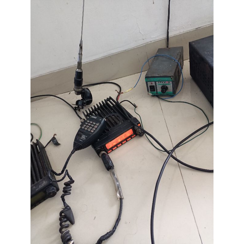 Radio komunikasi / rig alinco