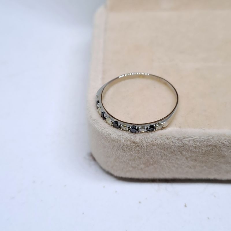 Cincin Emas Putih Wanita Listring Berlian Hitam | Berlian Asli