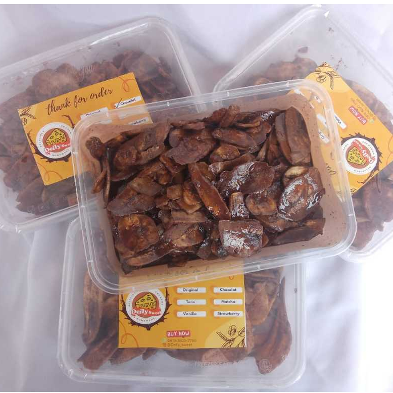 

Kripik Pisang Coklat Lumer Full Coklat | Dijamin Kriuk Deily Sweet