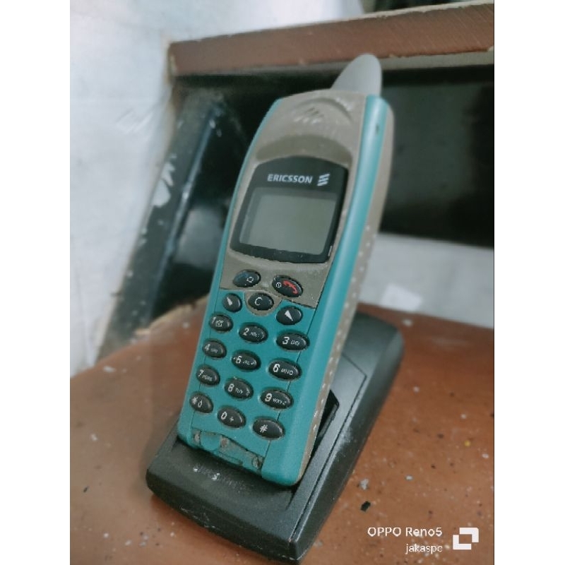 Ericsson R310 hiu langka mulus