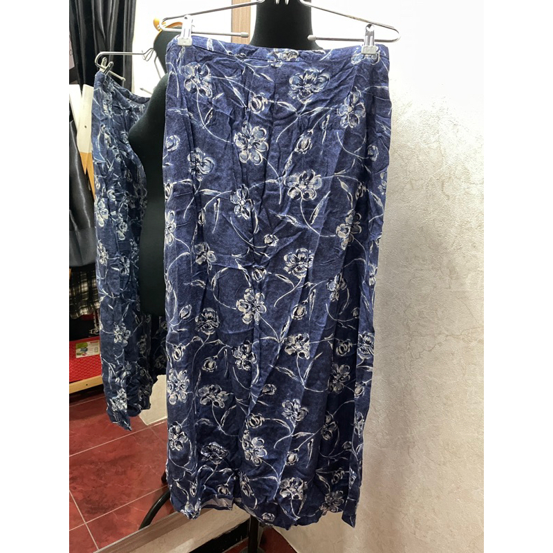 Rok panjang motif bunga