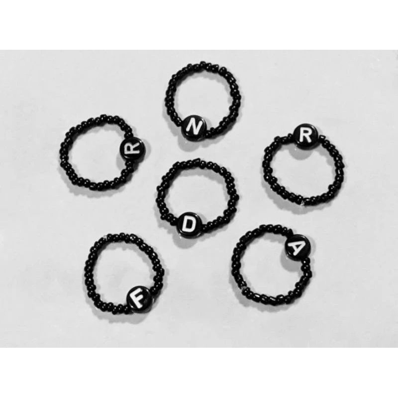 Cincin Manik Hitam Inisial Cincin Korea