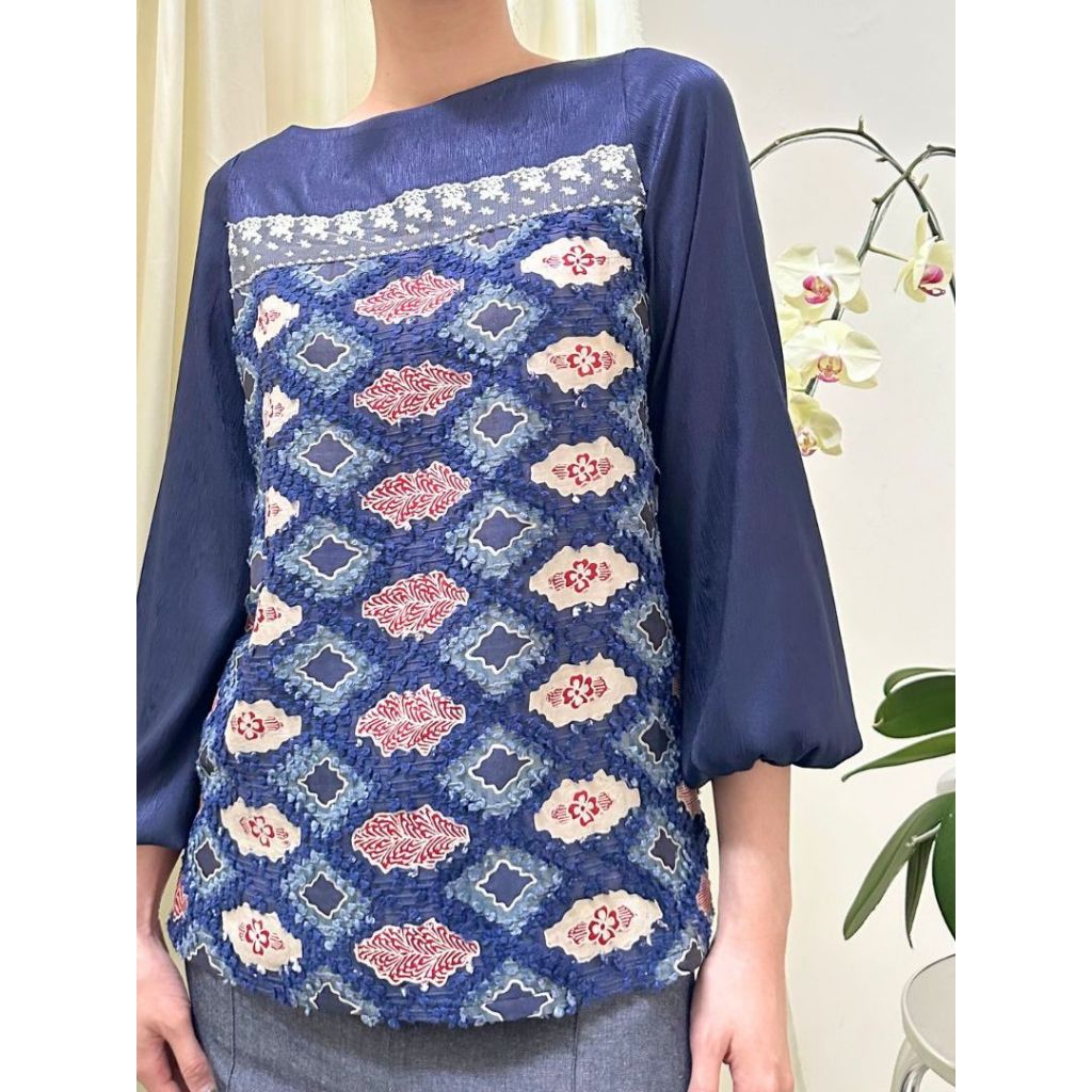 Tenun Bulu Batik Blouse - Baju Tenun Bulu Batik Blouse Wanita