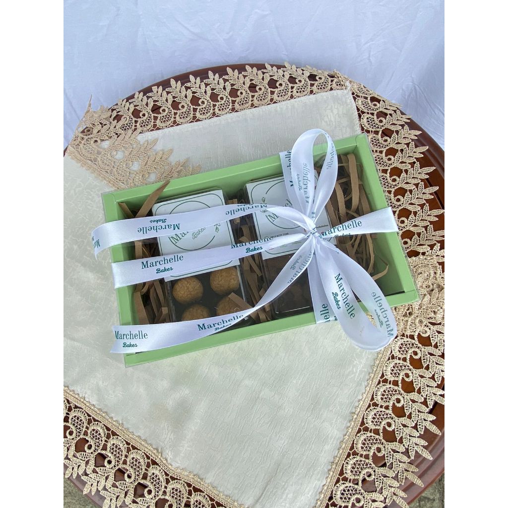 

Hampers gilft bisa di custom untuk Natal, Imlek & Lebaran isi 2x350gr