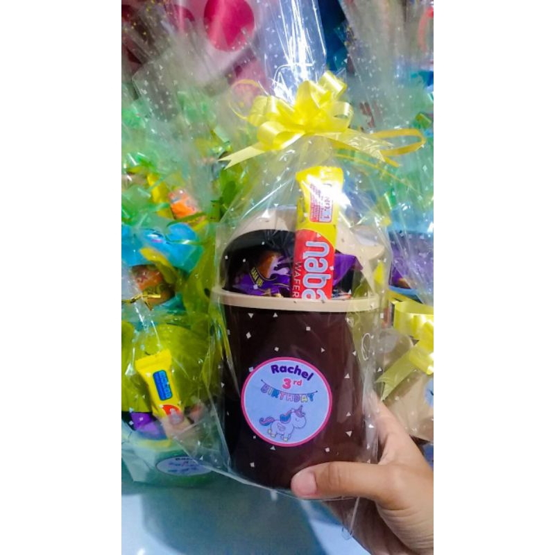 

PAKET SNACK ULANG TAHUN SOUVENIR TONG SAMPAH / PARCEL BINGKISAN SNACK