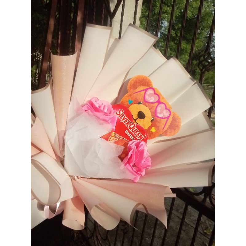 

Kado valentine buket coklat beruang Silverqueen/Buket coklat murah/Buket coklat viral