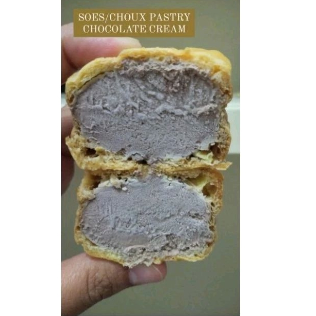 

KUE SOES/CHOUX PASTRY FILLING CHOCOLATE CREAM isi 6pcs/box