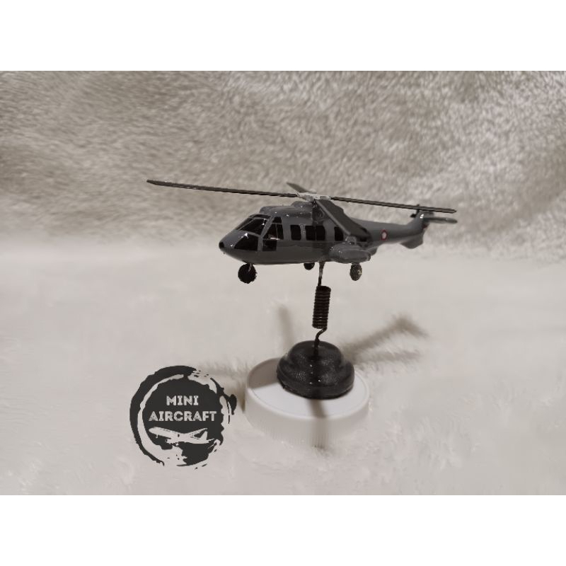 Miniatur Pesawat Helikopter super puma abu abu