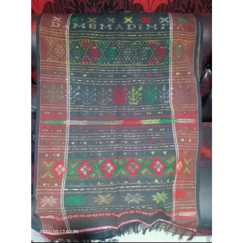 Ulos Sadum warna coffee