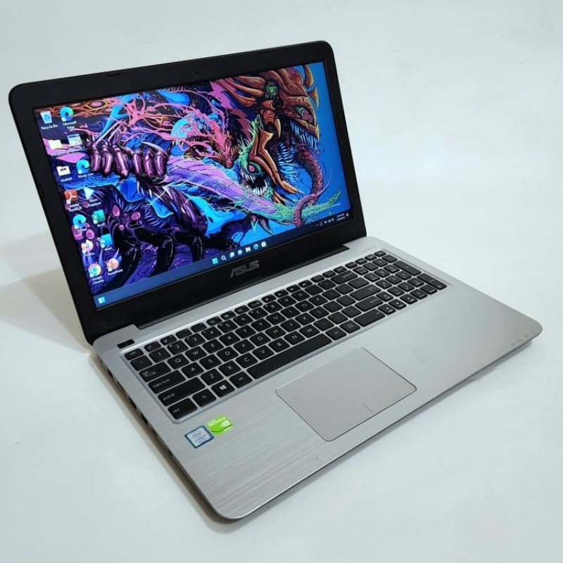 Laptop Gaming/Editing Layar 15,6inc Asus  - Core i7 Gen7 - Dual vga Nvidia 940MX