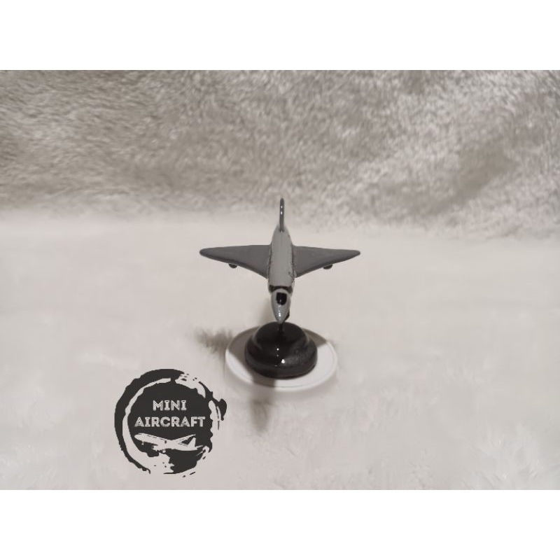 Miniatur Pesawat 10 cm Concorde hiasan dashboard mobil