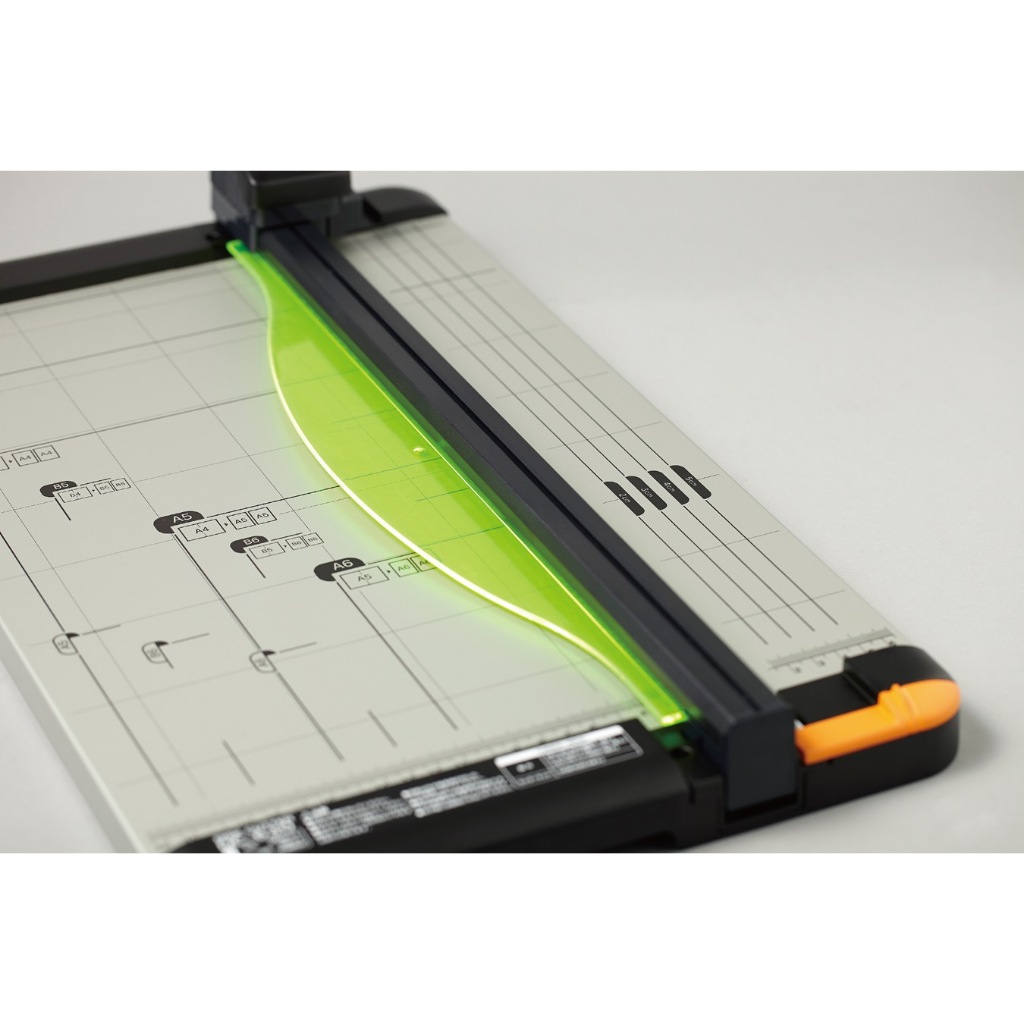 

Pemotong Kertas Carl Type DC-630 Rotary Disk Cutter