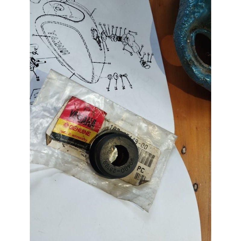 Karet /Gromet Tangki Yamaha DT100/125/175/250