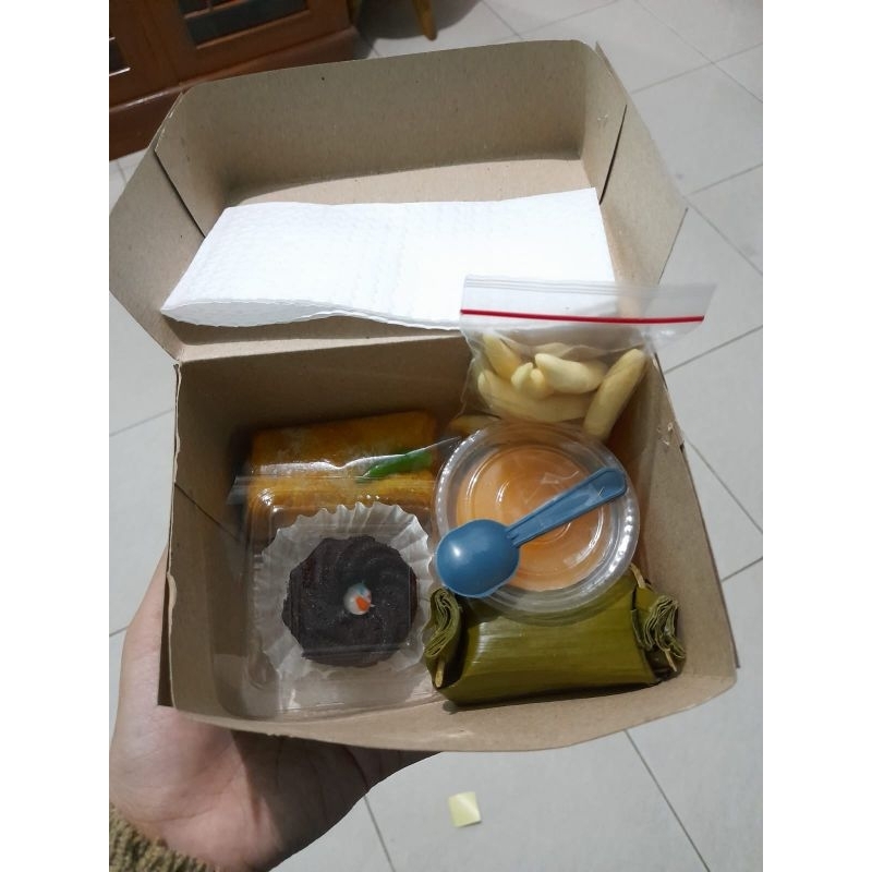 

SNACK BOX ISI 5 MURAH PRAKTIS HEMAT