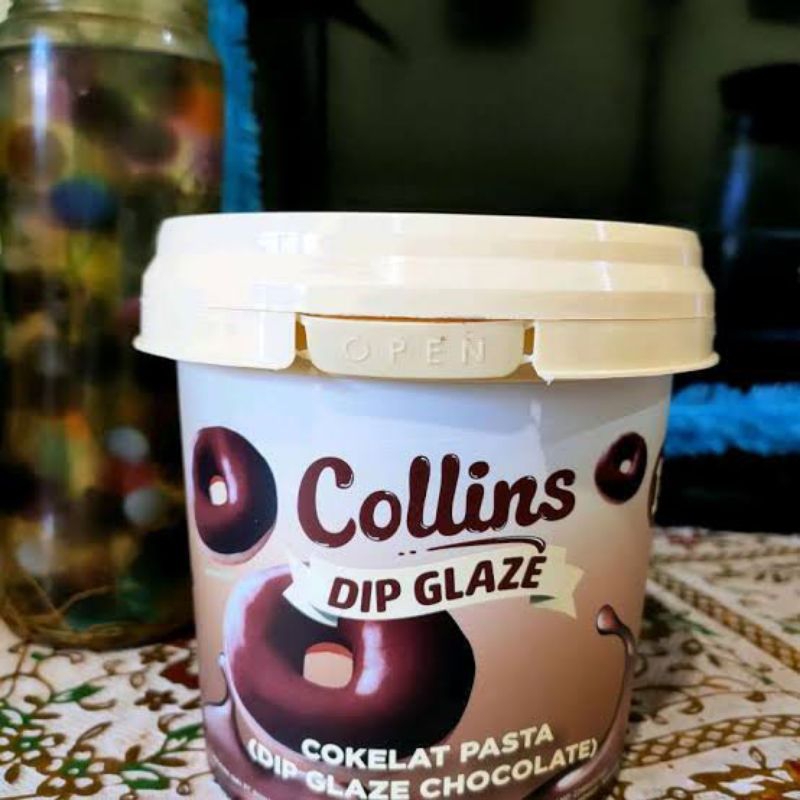

Collins Selai Dip Glaze Coklat 1 kg