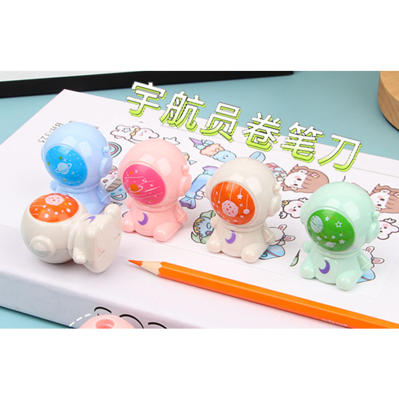

Penggerot Pensil Rautan Karakter Pengserut Lucu Model Astronot Peraut Serutan Pencil Sharpener S146