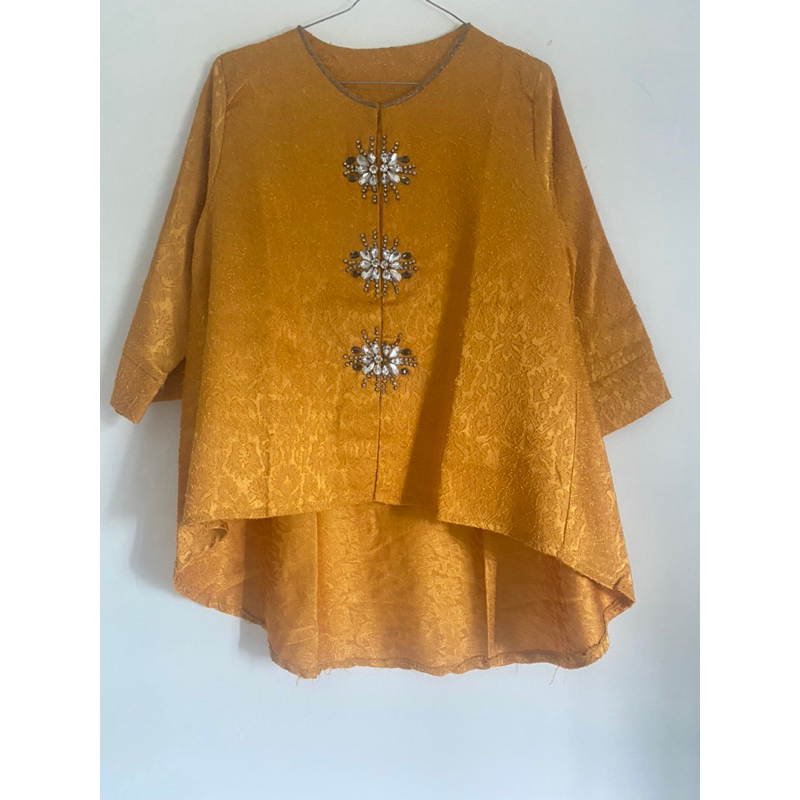 baju kondangan preloved