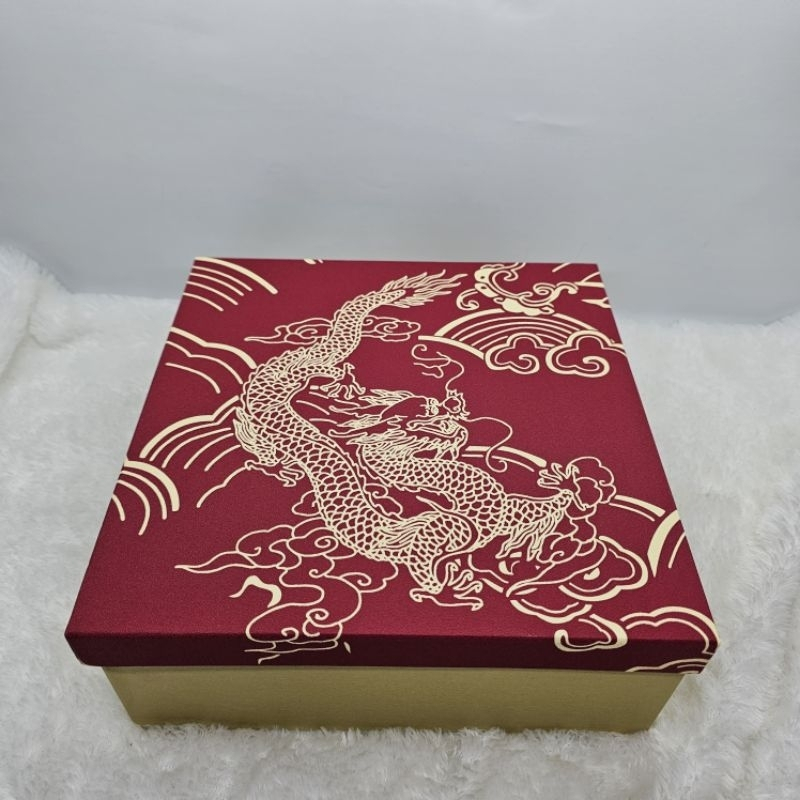 

Box standar wallpaper 25x25x10cm CNY WP Dragon / cake box hamper imlek naga / kotak kue lapis LUAR KOTA
