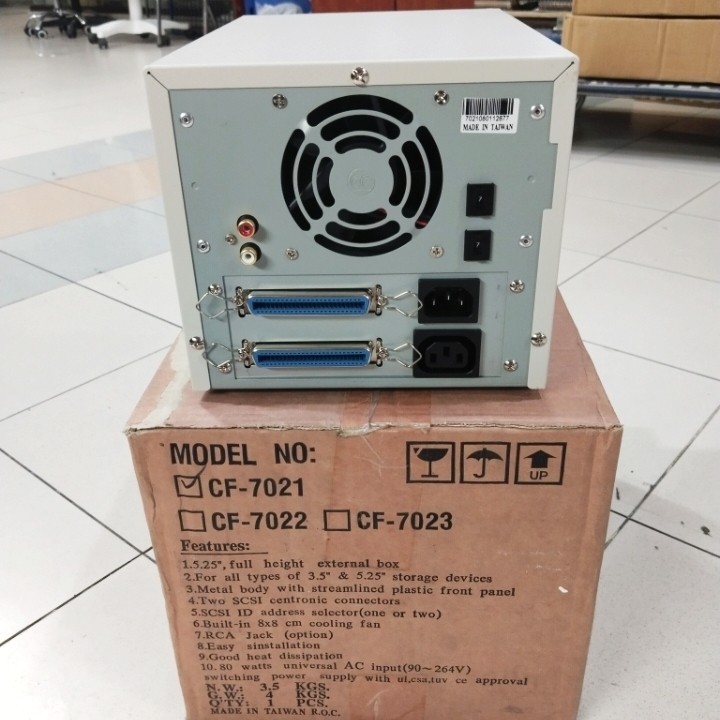 Venus Storage Enclosure 3.5" Inch & 5.25" Inch CF-7021